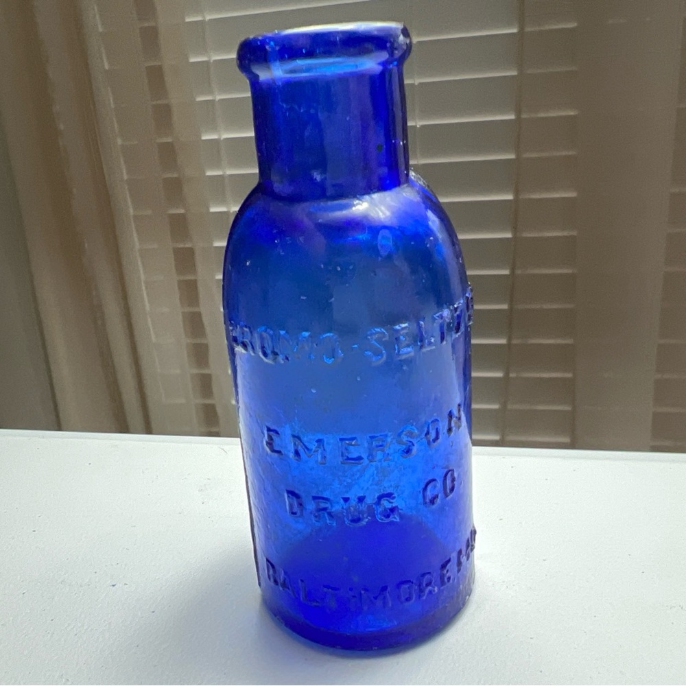 Small Medicine Bottle Bromo Seltzer Baltimore MD Emerson Cobalt #15 On Base